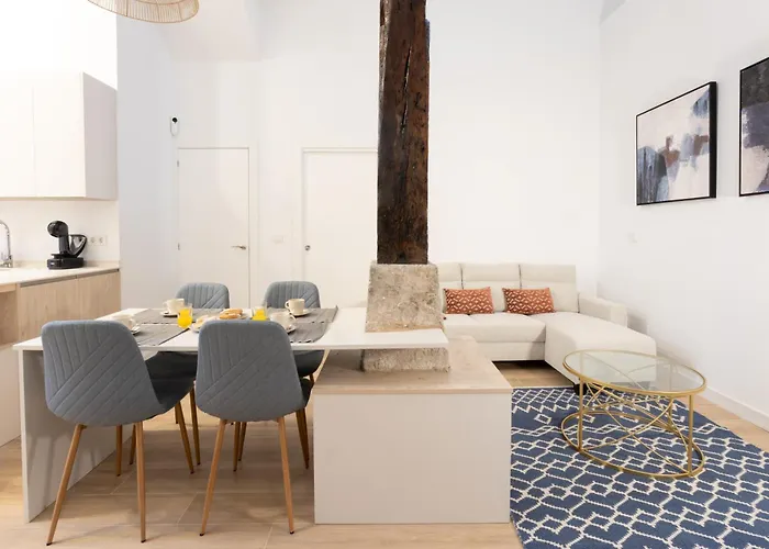 Homely Apartment By Urbanhosting